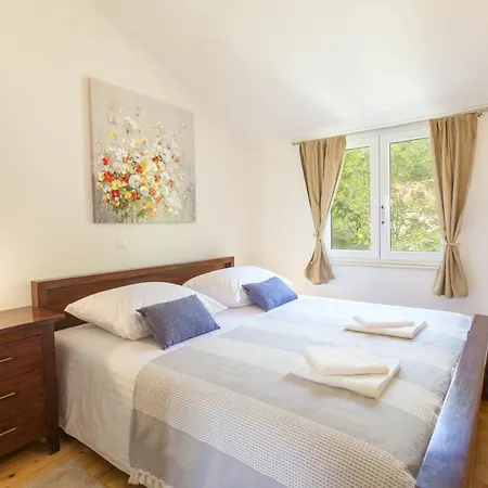 Apartament Family-friendly With Swimming Pool Gornji Tucepi, - 17686 *