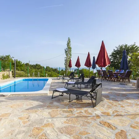 Family-friendly With Swimming Pool Gornji Tucepi, - 17686 *