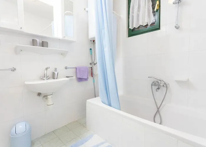 Family-friendly With Swimming Pool Gornji Tucepi, - 17686