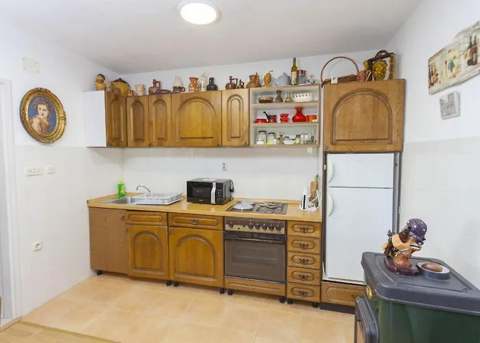 Appartamento Family-friendly With Swimming Pool Gornji Tucepi, - 17686 *