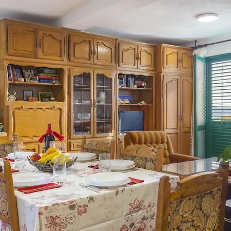 Family-friendly With Swimming Pool Gornji Tucepi, - 17686