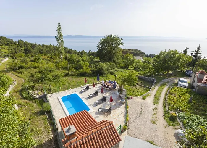 Family-friendly With Swimming Pool Gornji Tucepi, - 17686 *