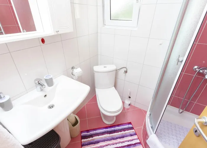 Apartment Family-friendly With Swimming Pool Gornji Tucepi, - 17686 *