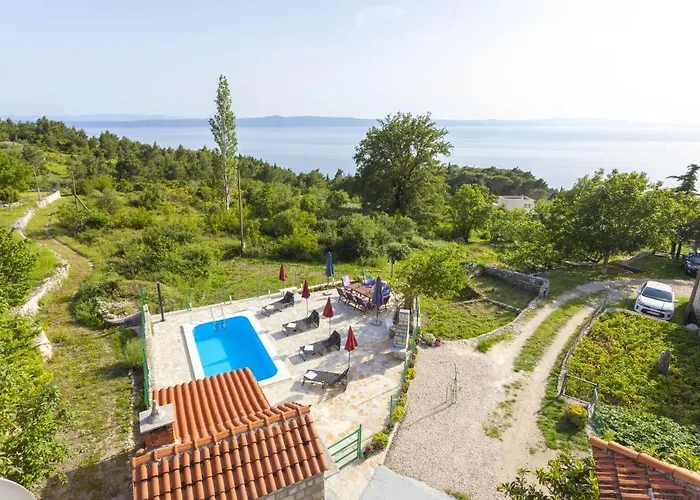 Family-friendly With Swimming Pool Gornji Tucepi, - 17686 *