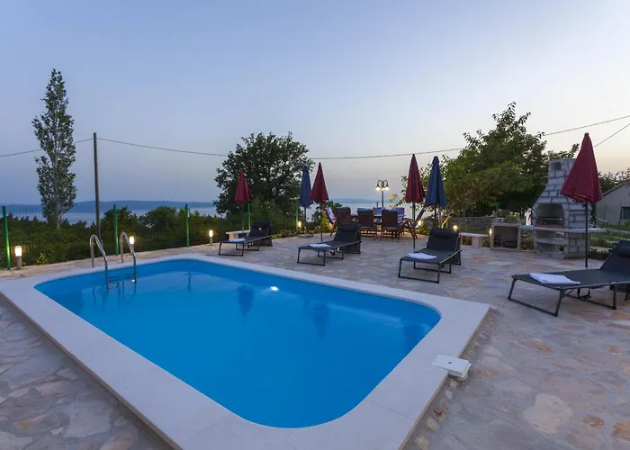 Apartment Family-friendly With Swimming Pool Gornji Tucepi, - 17686