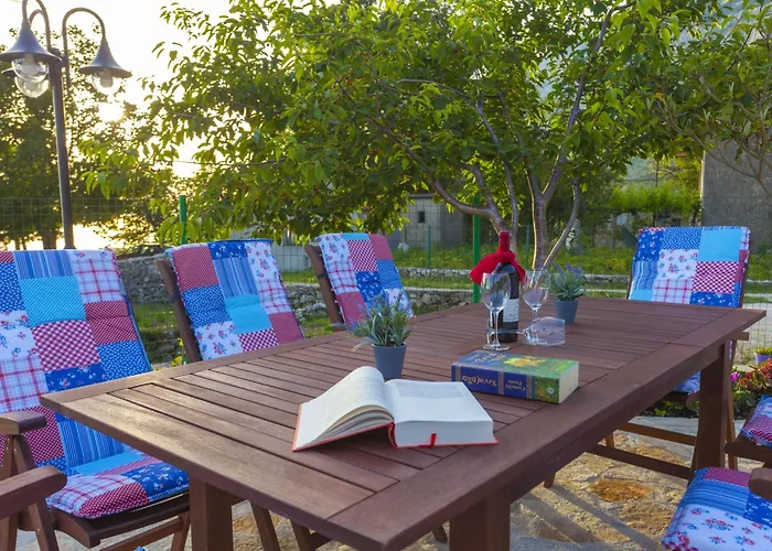 Apartment Family-friendly With Swimming Pool Gornji Tucepi, - 17686 Makarska