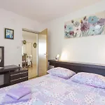 Family-friendly With Swimming Pool Gornji Tucepi, - 17686 Makarska