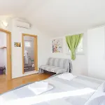 Appartement Family-friendly With Swimming Pool Gornji Tucepi, - 17686