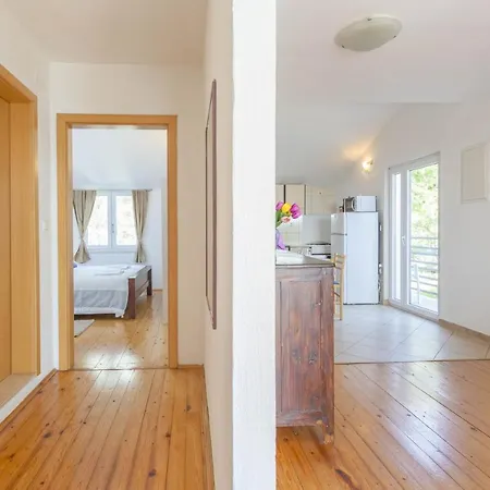 Family-friendly With Swimming Pool Gornji Tucepi, - 17686 * Μακάρσκα