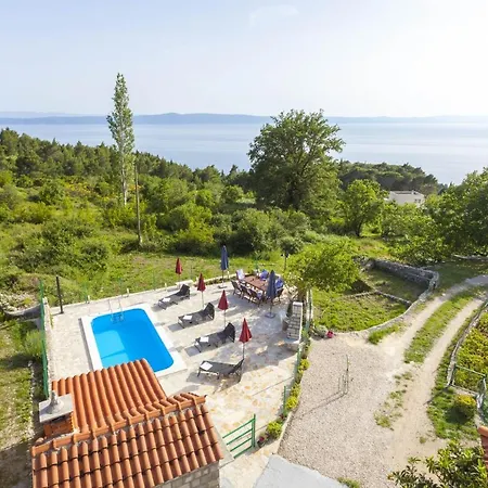 Family-friendly With Swimming Pool Gornji Tucepi, - 17686 *